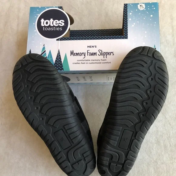 Totes Men’s Black Gray Plaid Memory Foam Slippers Size M (8-9) and XL (11-12) - Picture 2 of 11